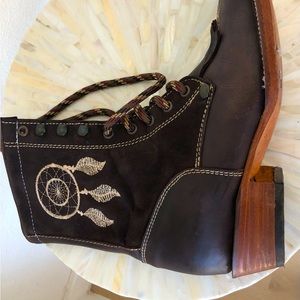 Brown leather lace up dream catcher booties size 7